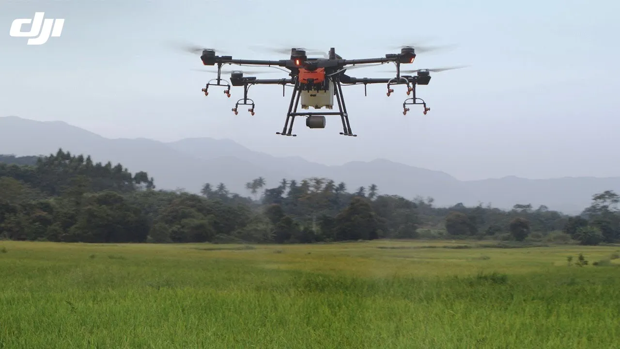 Сельскохозяйственный дрон-распылитель DJI Agras T16